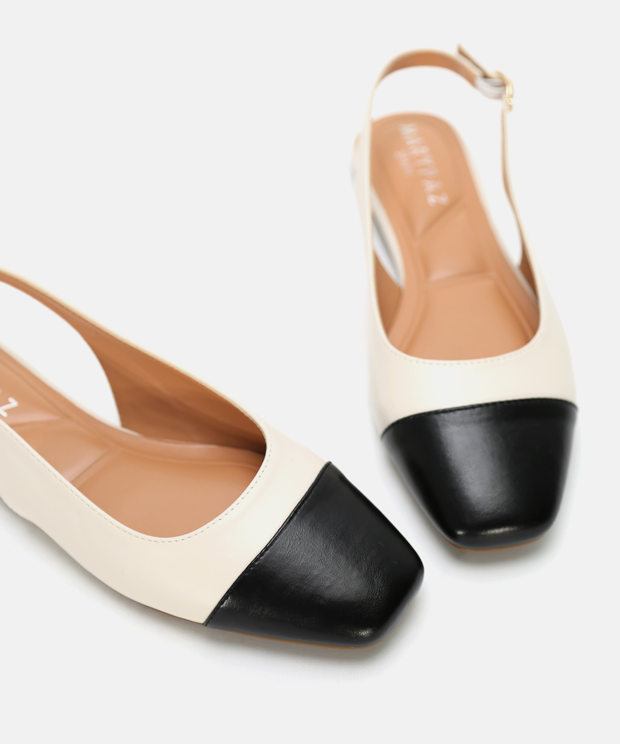 Zapato destalonado contraste image number null